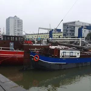  Botel Boat-apartment Fokkelina Nederland